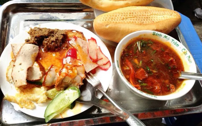 Top 10+ Quán Bánh Mì Sốt Vang Ở Hà Nội Ngon Ngất Ngây